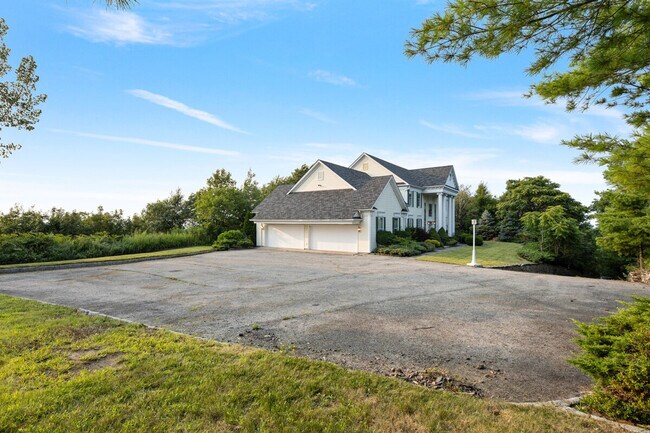 Building Photo - 321 Museum Village Rd