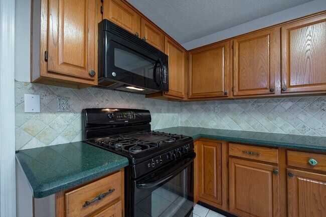 Building Photo - 34 Green Slope Pl