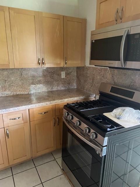 Primary Photo - 1330 W 54th St