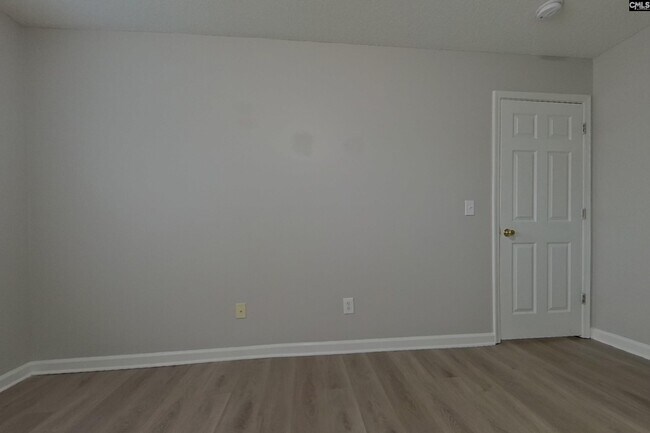 Building Photo - 404 Castle Ridge Dr