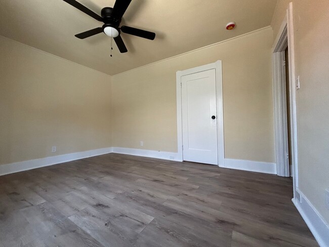 Building Photo - 5306 Cimarron St