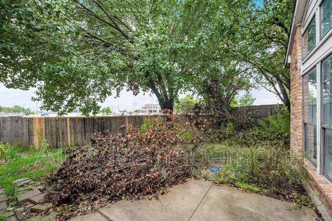 Building Photo - 4404 Junction Dr
