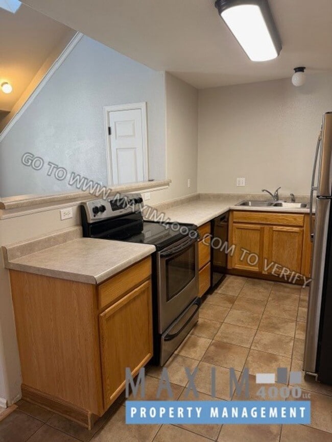 Building Photo - 385 Sunnyside Cir