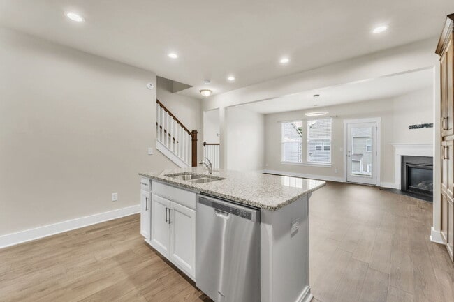 Building Photo - Beautiful 3 BR, 2.5 BA Townhome in highly ...