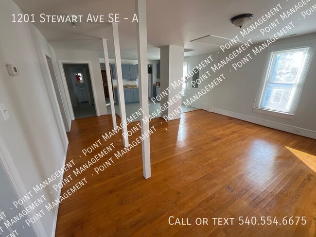 Primary Photo - 2 Bedroom 1 Bath Apartment-Available Now!!