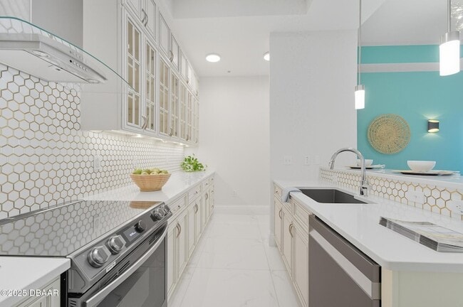 Building Photo - 200 Ocean Crest Dr