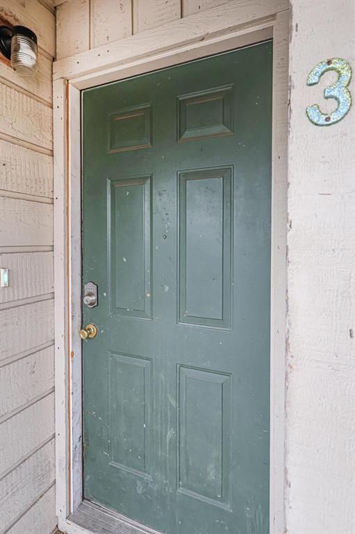 Building Photo - 421 W San Antonio St