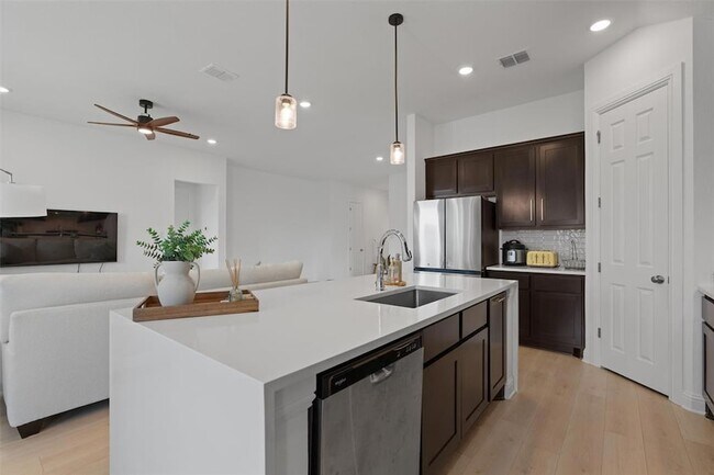 Building Photo - 20240 Smedley Dr