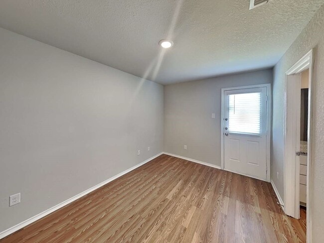 Building Photo - 5406 Verdugos Pl