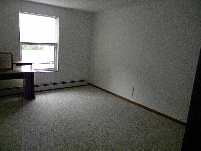 Building Photo - 3360 Vestal Rd