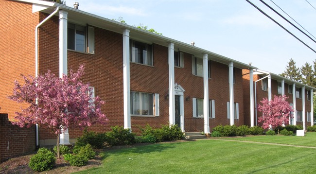 Primary Photo - Monticello Court Apartments
