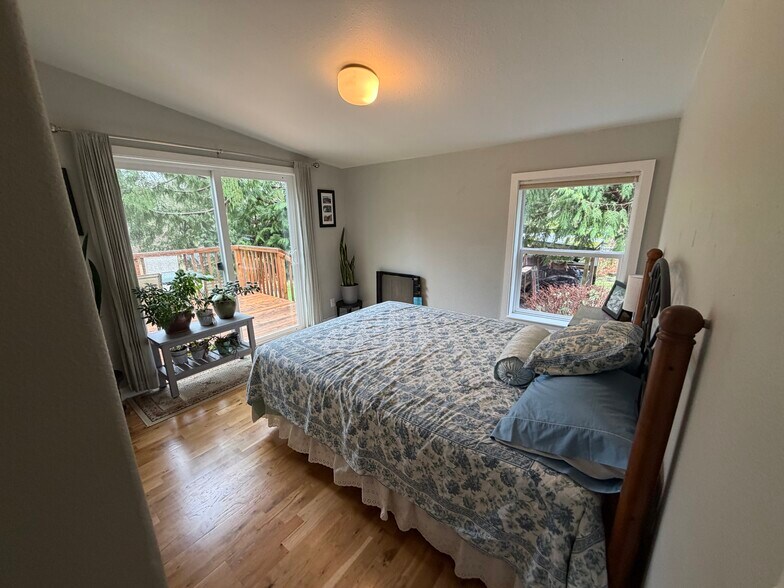 2nd bedroom - 126 Charlie Ln