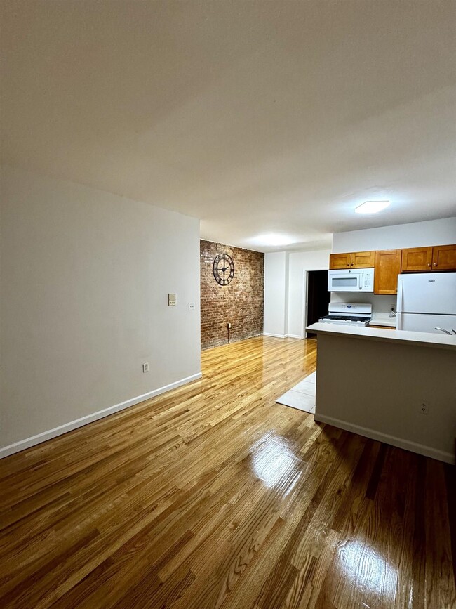 Building Photo - 724 Ocean Ave