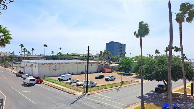 Building Photo - 1418 Beech Ave
