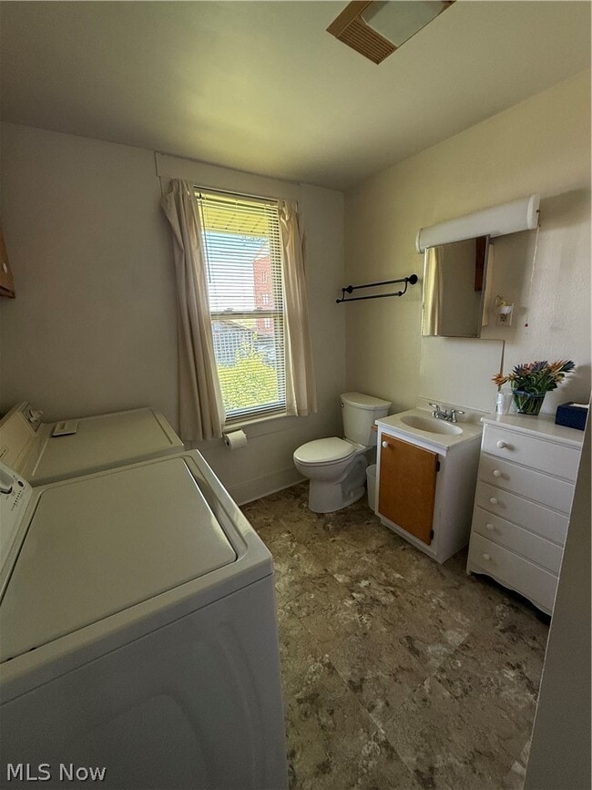 Building Photo - 809 Shinnick St