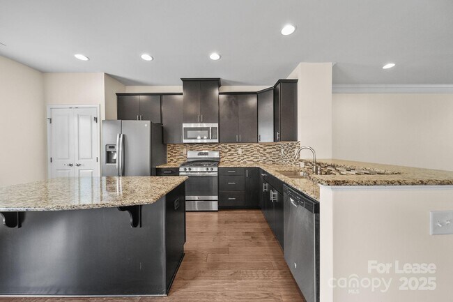 Building Photo - 4061 Zilker Park Dr