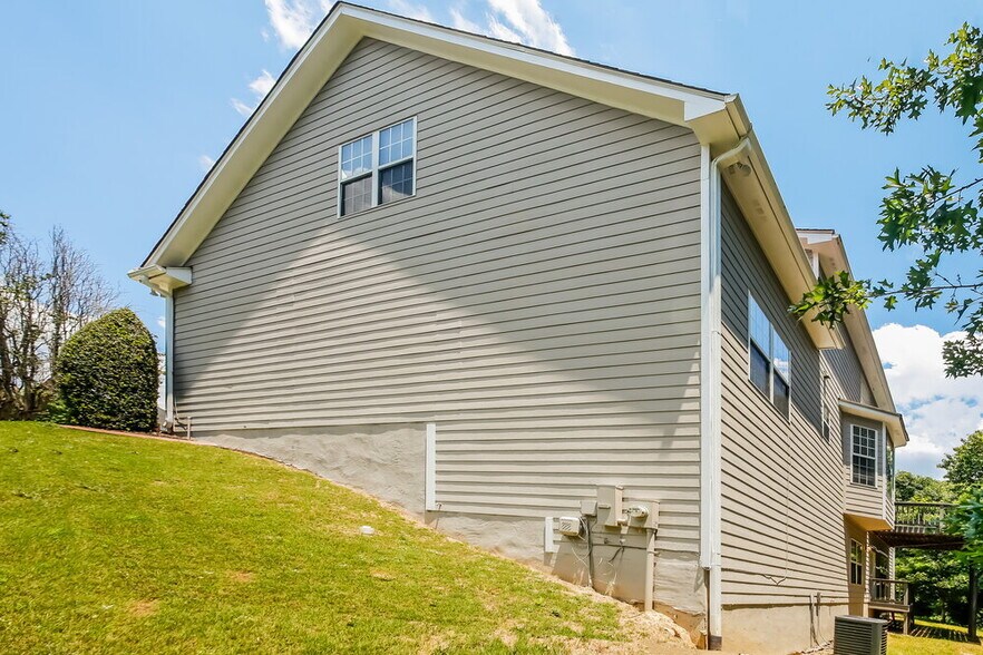 Building Photo - 410 Amesbury Cove SW