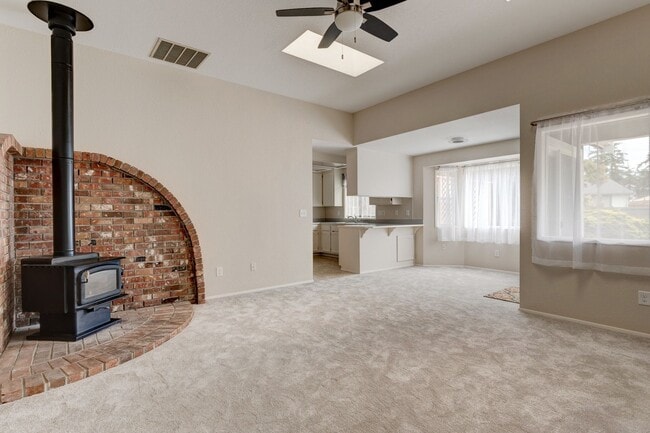 Building Photo - Updated Oak Harbor Home in Ridgehaven