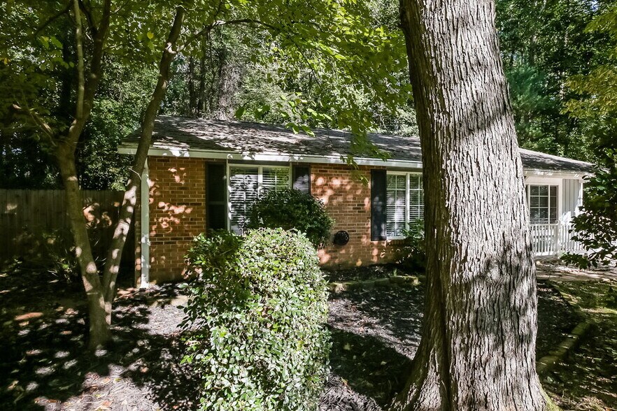 Building Photo - 6204 Judas Tree Ln