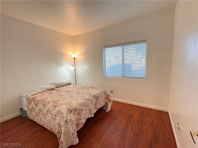 Building Photo - 5655 E Sahara Ave