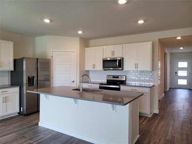 Building Photo - 399 Tanis Ave