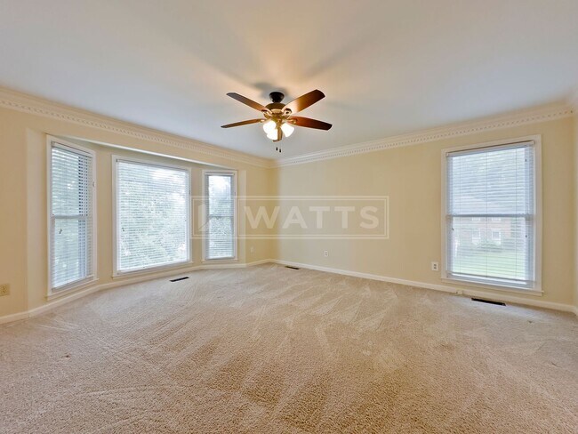 Building Photo - 4 Bedroom, 4.5 Bath Home in Heart of Hoover