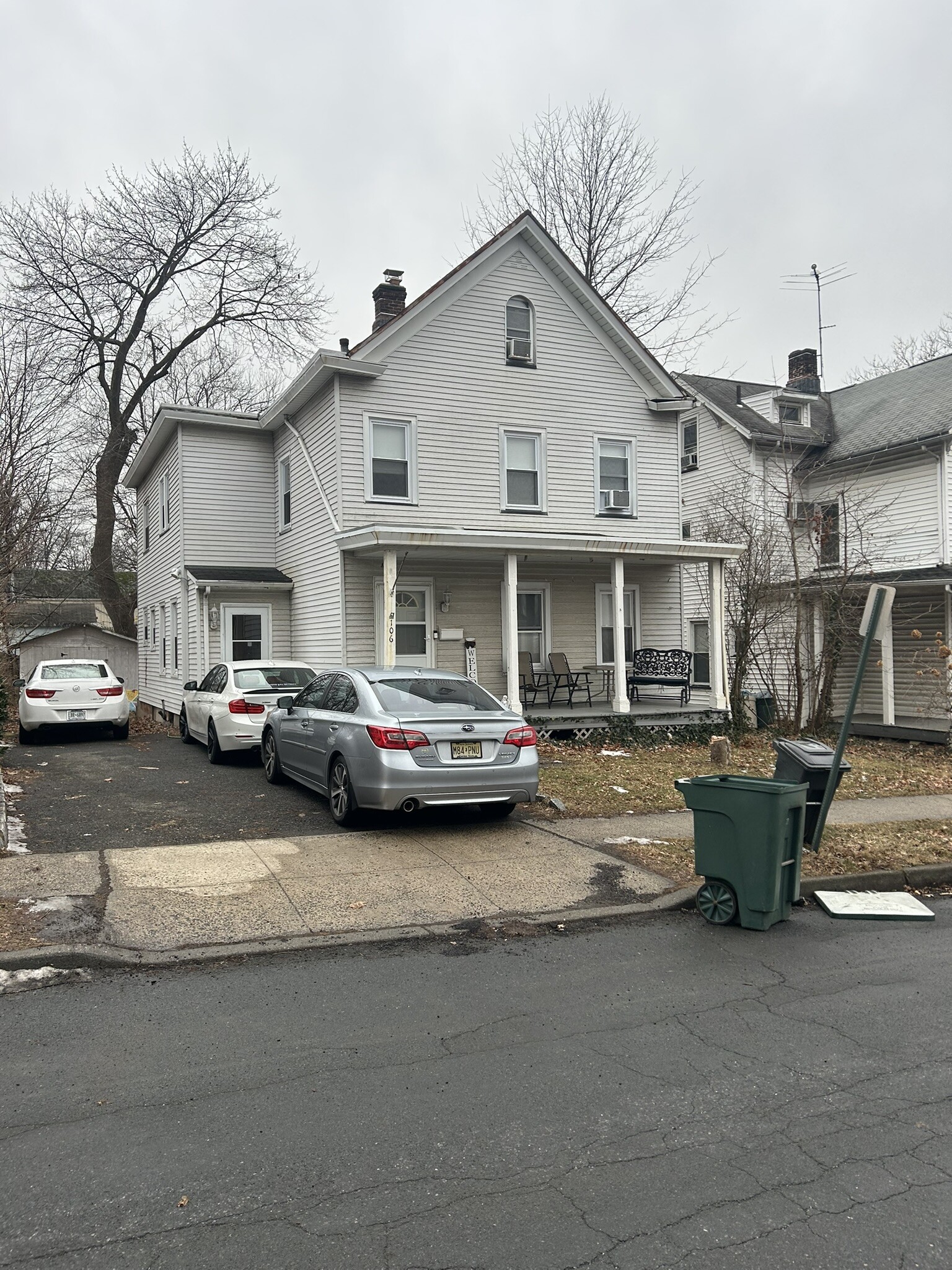 Building Photo - 106 2nd St