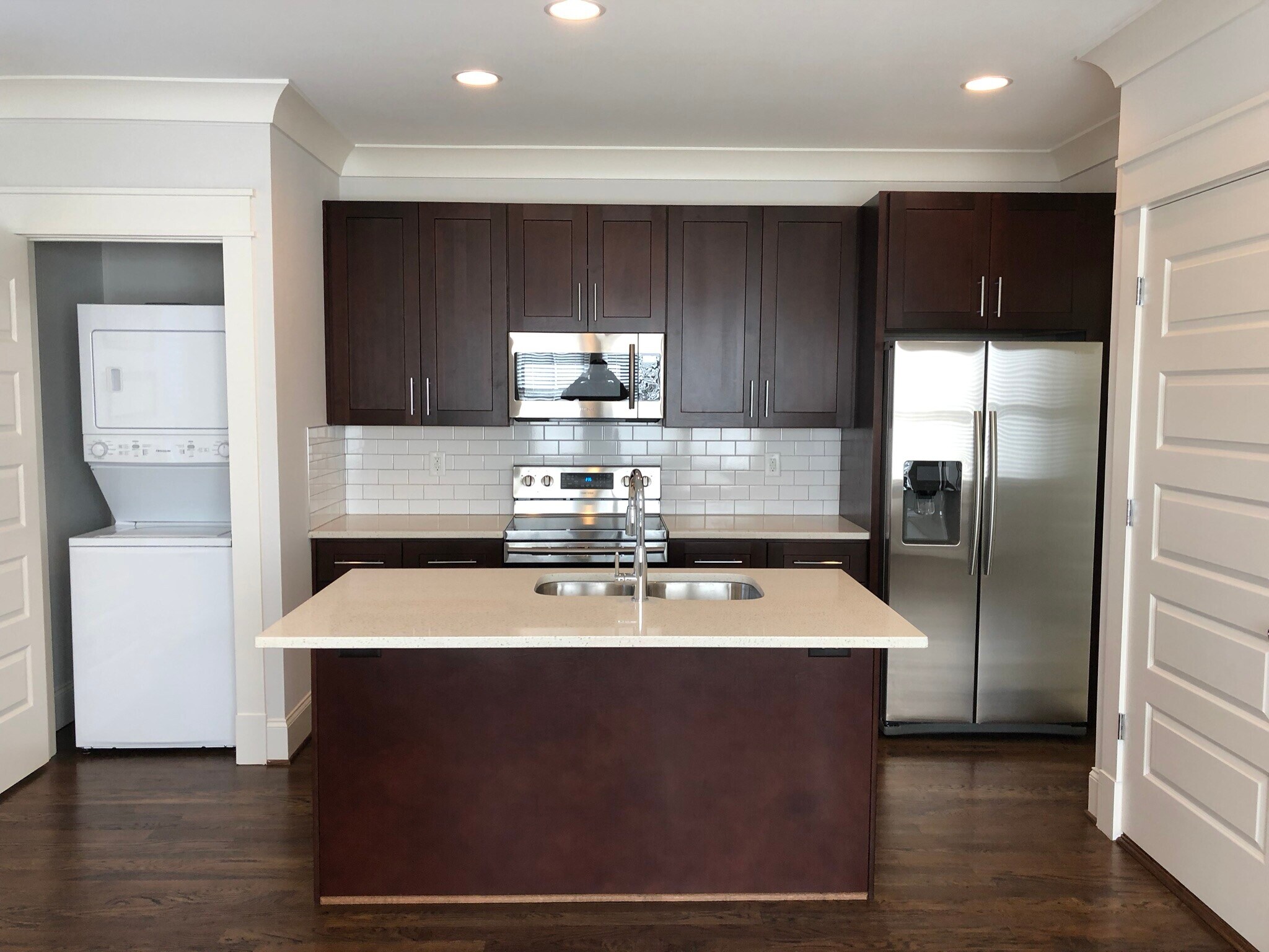Full-size kitchen appliances with full-size stack W/D in unit - 2121 Roslyn Ave