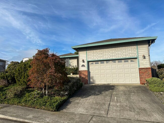 Primary Photo - Enjoy the privacy of your fenced backyard ...