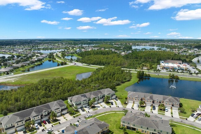 Building Photo - MOVE IN SPECIAL- 4/2.5 Town Home w/ Loft and Office in Harrington Pointe at Wyndham Lakes