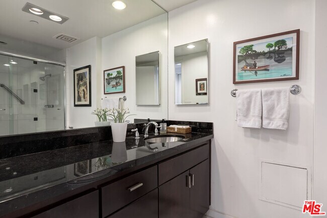 Building Photo - 10445 Wilshire Blvd