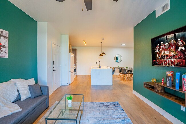 Building Photo - 6610 N 93rd Ave