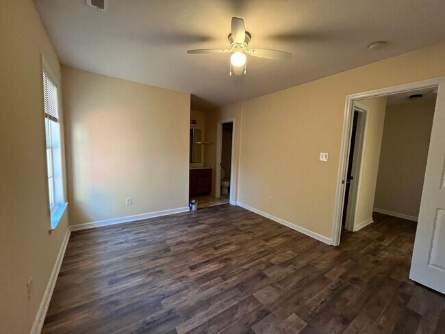 Building Photo - HALF OFF FIRST FULL MONTHS RENT!