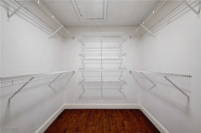 Building Photo - 618 Cervantes Dr