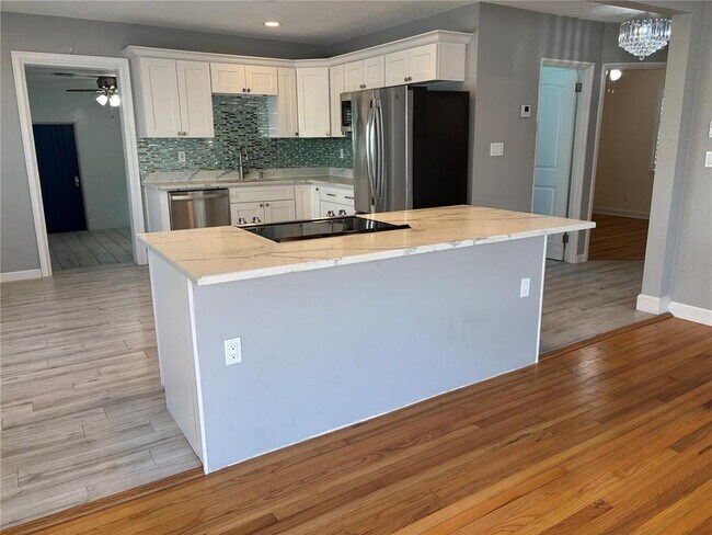 Building Photo - 2919 12th Ave N