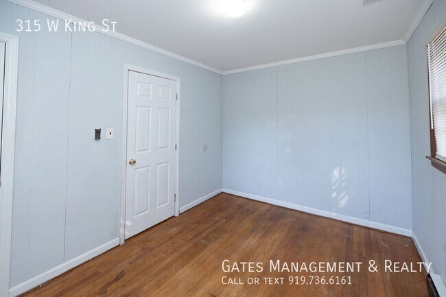 Building Photo - 315 W King St