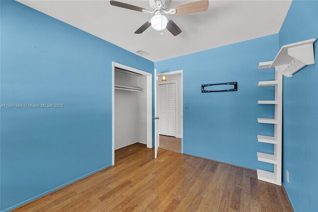 Building Photo - 2249 SW 34th Terrace