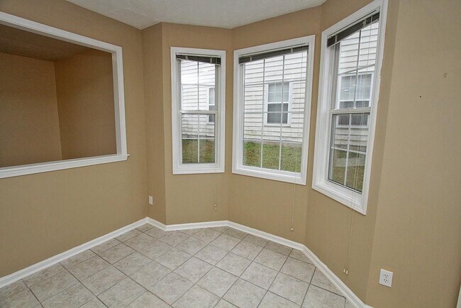 Building Photo - 702 Ives Way NW