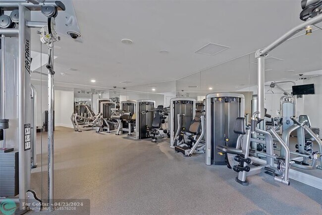 Building Photo - 3200 N Ocean Blvd