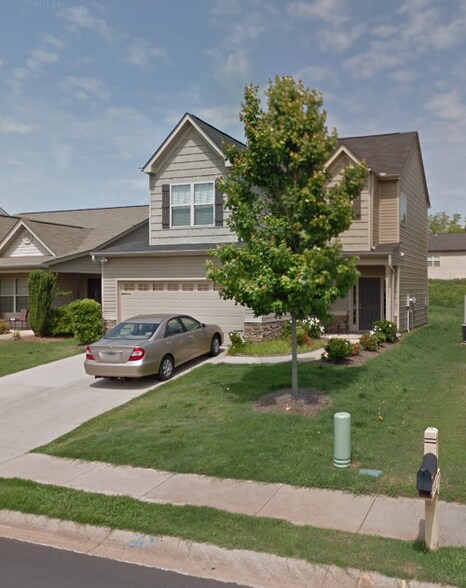 Building Photo - 383 Edgemont Ave