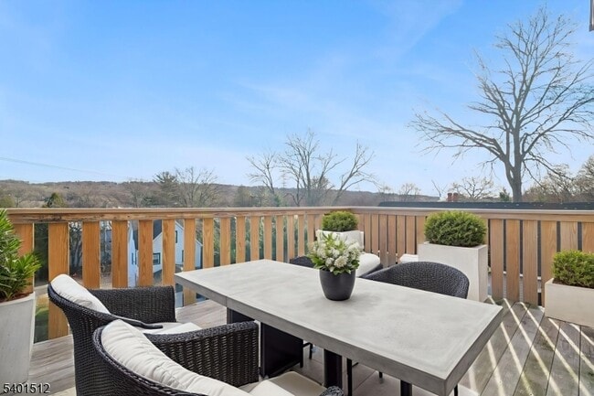 Building Photo - 19 Mountain Ave