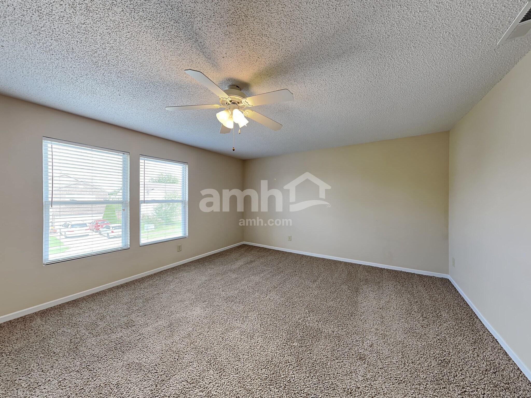 Building Photo - 717 Hickory Pine Dr