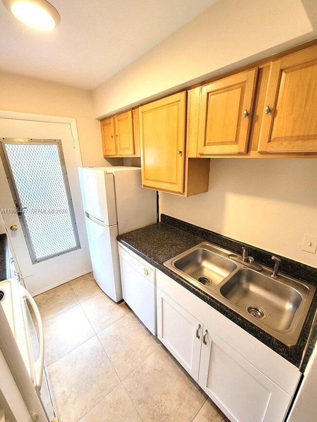 Building Photo - 1431 S 14th Ave