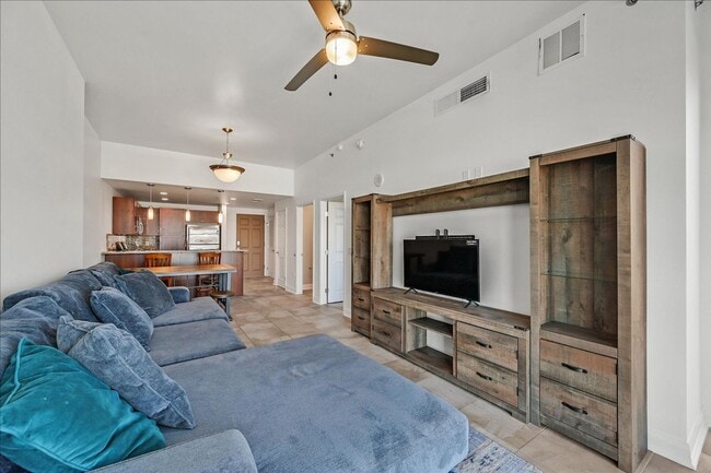 Building Photo - Luxury High-Rise Condo on Downtown Fremont Street!