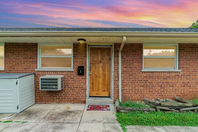 Building Photo - 7204 Longfield Dr