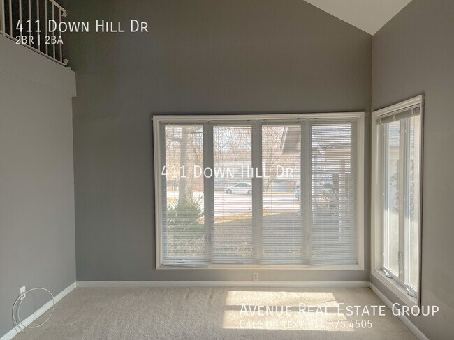 Building Photo - 411 Down Hill Dr Amazingly remodeled 2 bed...