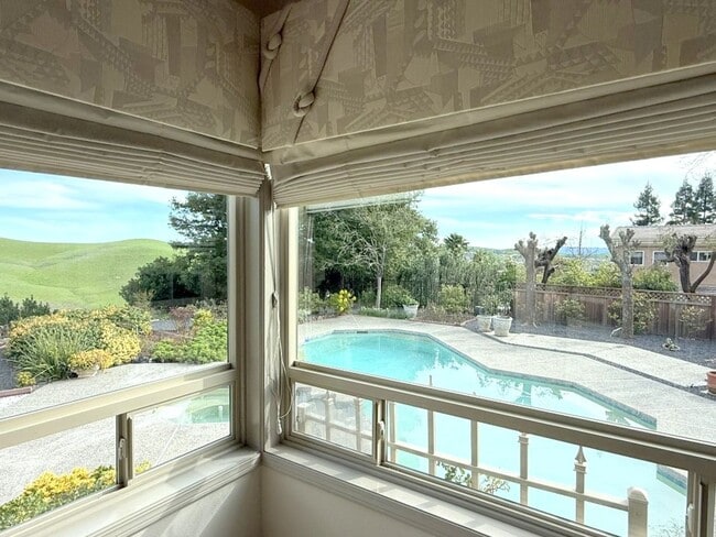 Building Photo - NEW PRICE ! Beautiful custom one story estate located on one of the most desirable streets in Bla...