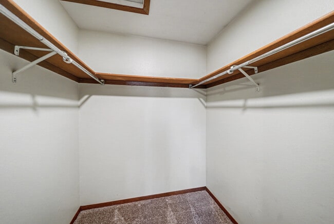 Building Photo - 1018 Davidson Dr