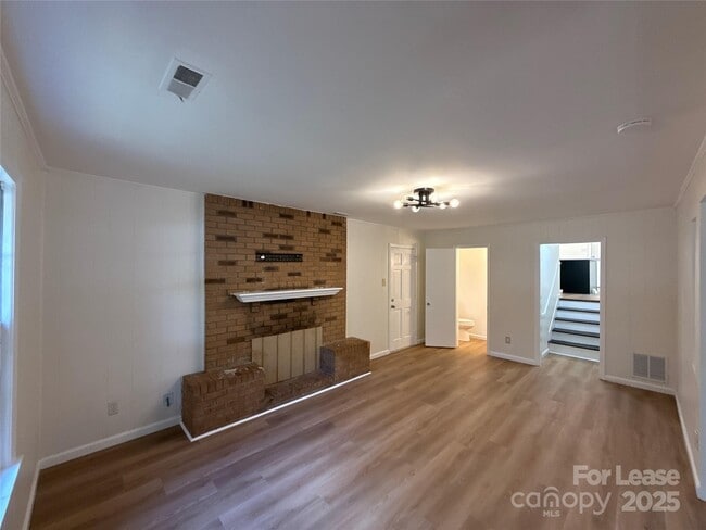 Building Photo - 6201 Bonnybrook Ln