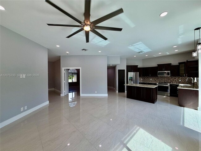 Building Photo - 5600 SW 199th Ave